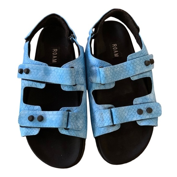 Roam Snake Embossed Touch Strap Sandals Blue Sz 10/40 - Picture 1 of 6
